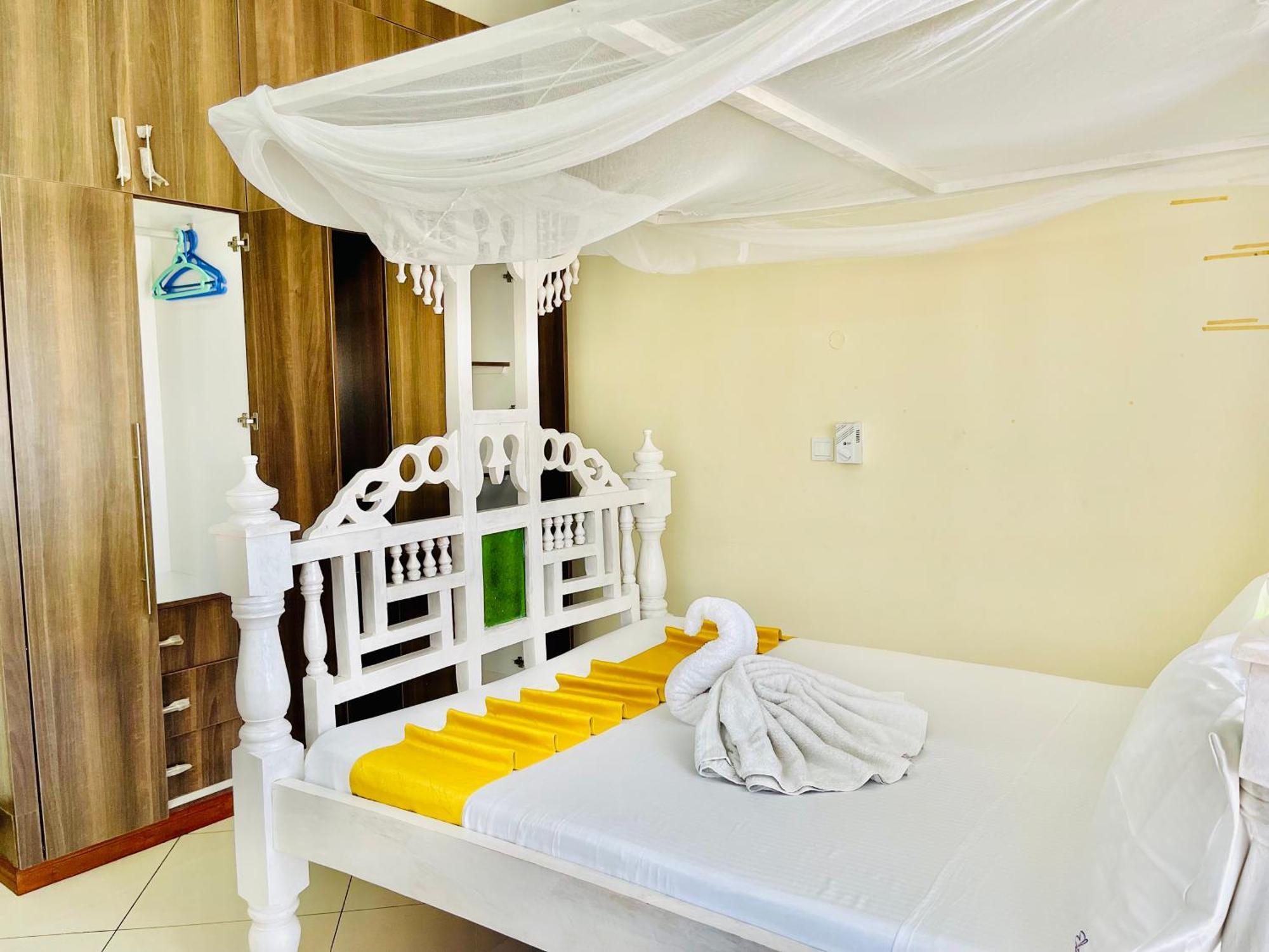 Bed and Breakfast Elna'S Nyali - Work & Unwind - Pool, Sea Views, Ac & Fast Wi-Fi Mombasa Zewnętrze zdjęcie