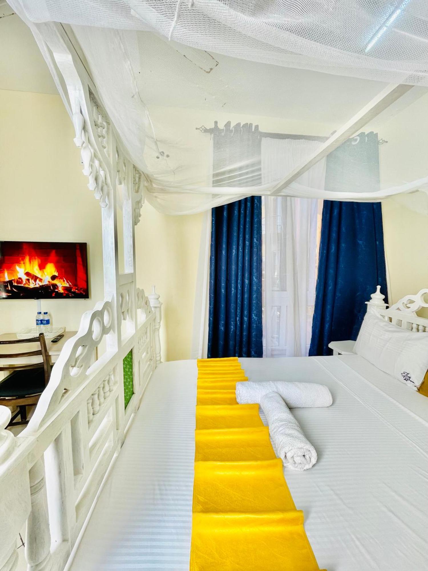 Bed and Breakfast Elna'S Nyali - Work & Unwind - Pool, Sea Views, Ac & Fast Wi-Fi Mombasa Zewnętrze zdjęcie
